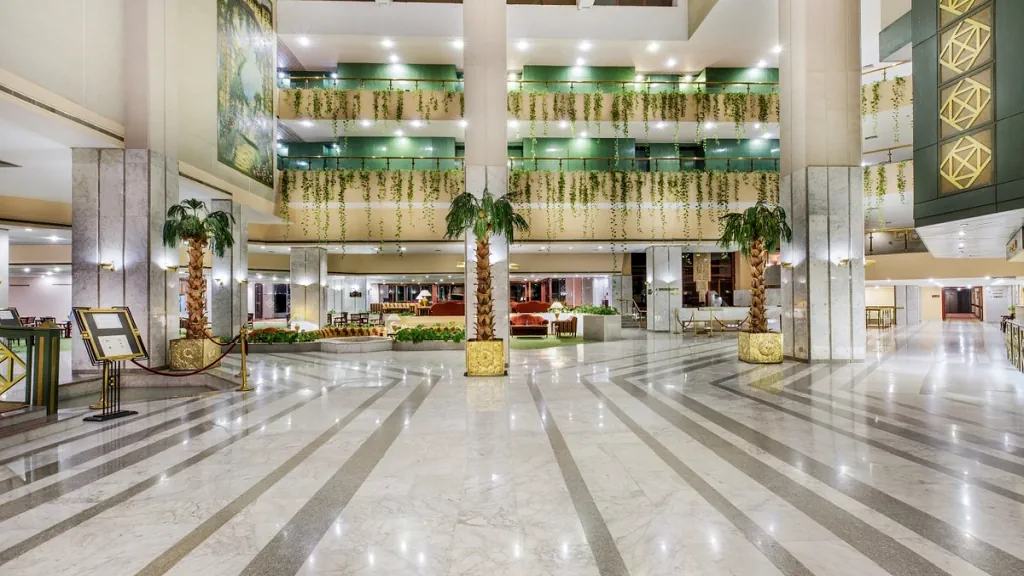 الفندق بيراميزا ايزيس ايلاند ريزورت - أسوان